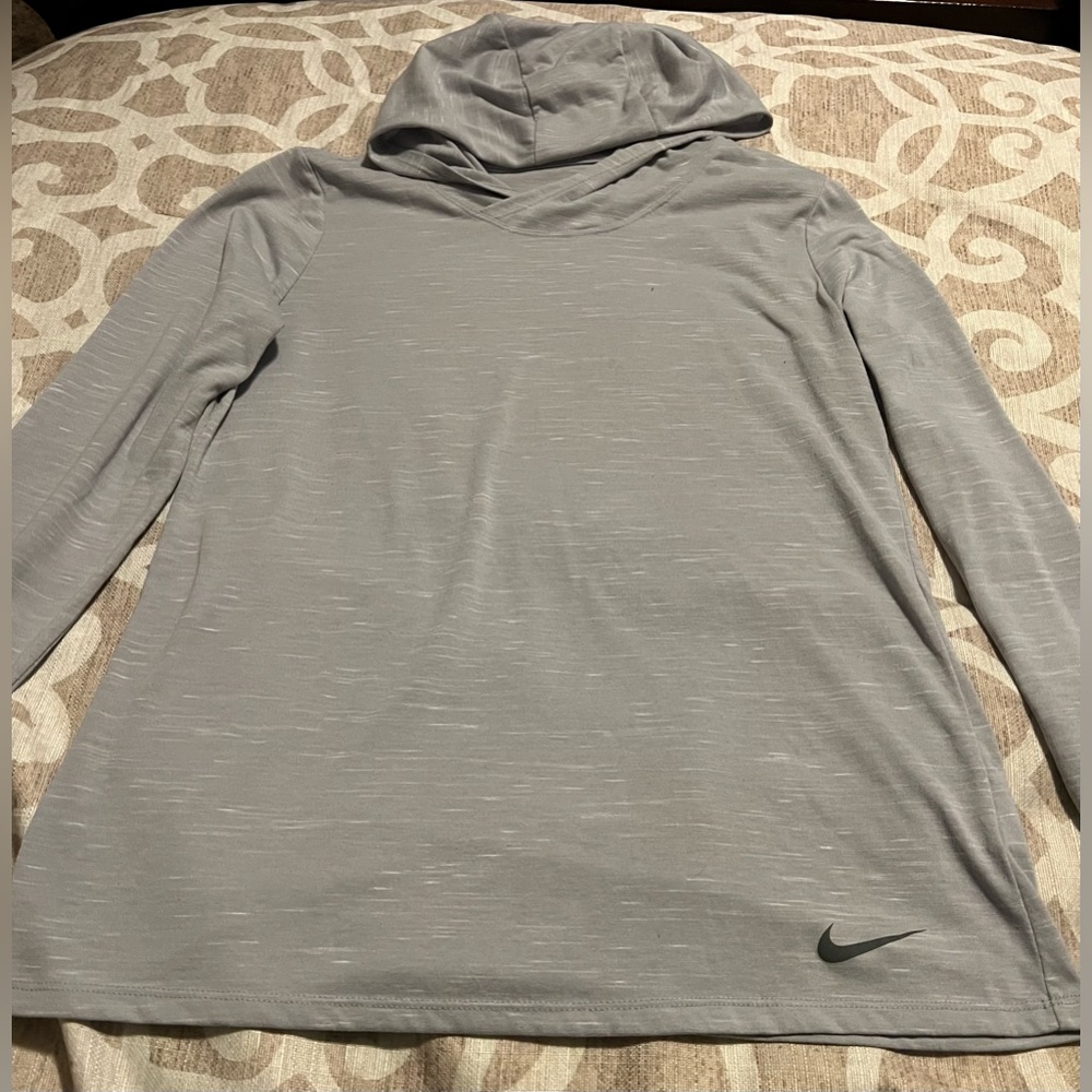 ❌SOLD❌ 
Nike Athletic Long Sleeve Shirt